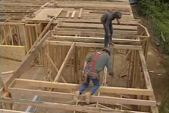 Ларри Хон - строительство каркасного дома своими руками на фото.